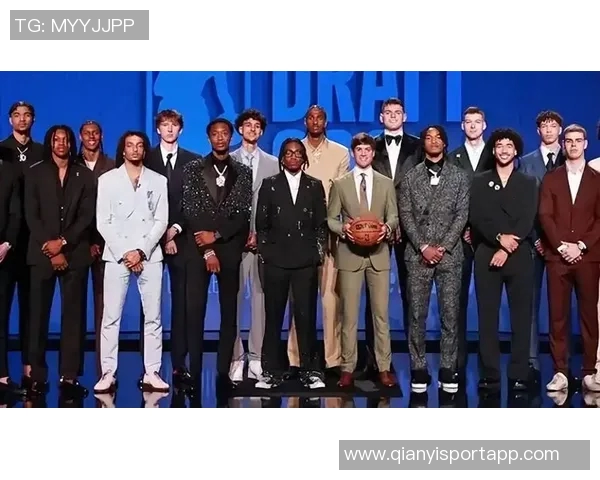 76人队重召乔奈布鲁姆与麦凯恩麦凯恩发展联盟表现出色斩获25分